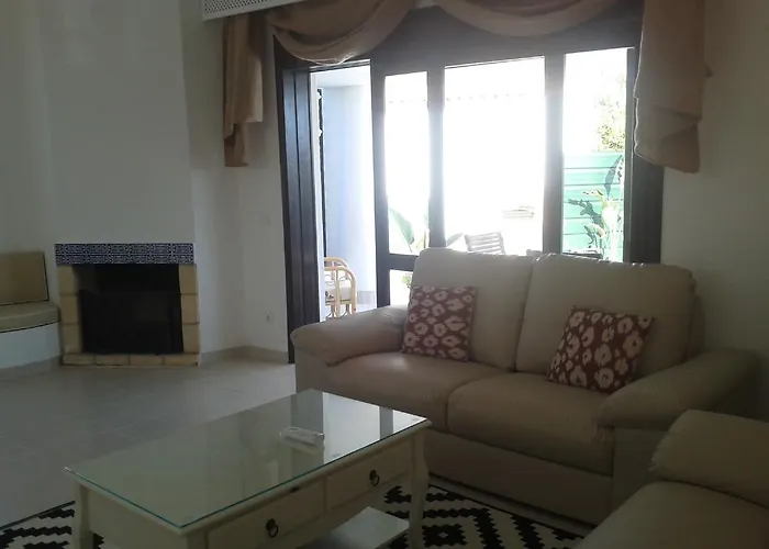 假日公园 Oura Beach