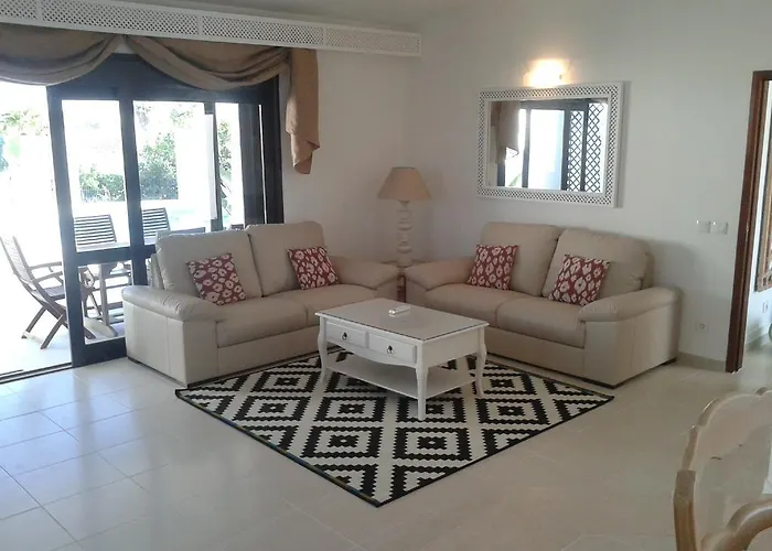 Oura Beach 阿尔布费拉