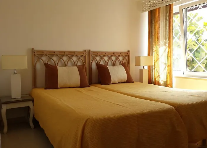 Oura Beach 阿尔布费拉